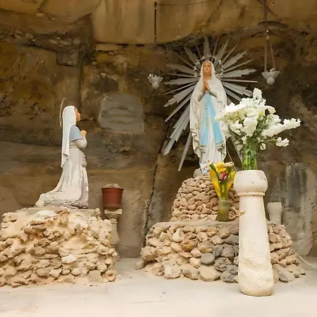 Privatunterkunft Medieval Knights House Gf App With Sea View At The Marina Senglea