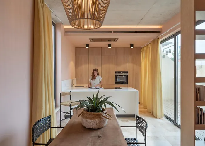 Ground Floor Appartment In Medieval Knights House With Sea View At The Marina