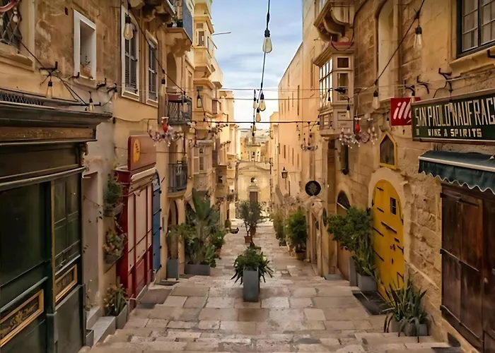 ホームステイ Ground Floor Appartment In Medieval Knights House With Sea View At The Marina *