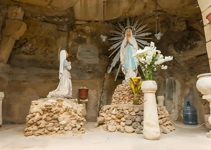 ホームステイ Ground Floor Appartment In Medieval Knights House With Sea View At The Marina セングレア