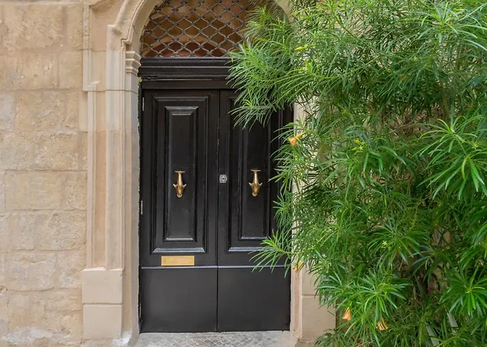 ホームステイ Ground Floor Appartment In Medieval Knights House With Sea View At The Marina