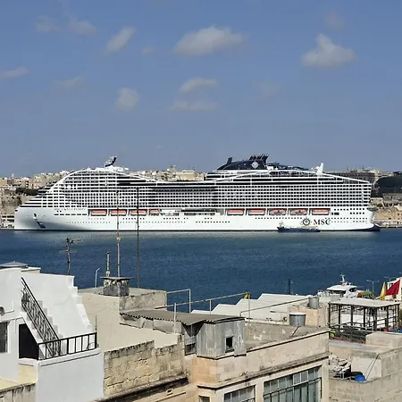 Medieval Knights House Gf App With Sea View At The Marina *