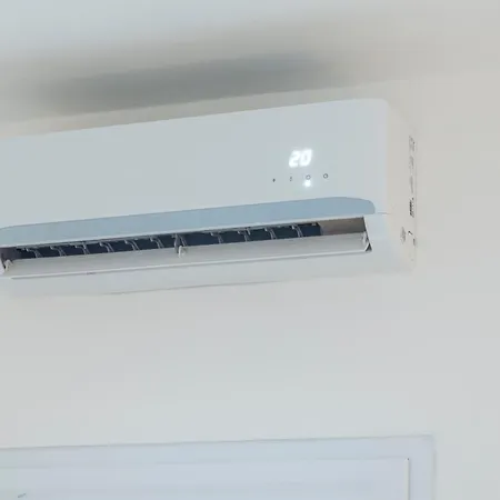 Medieval Knights House Gf App With Sea View At The Marina *