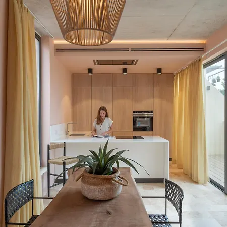 Medieval Knights House Gf App With Sea View At The Marina