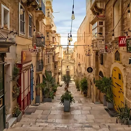 Alloggio in famiglia Medieval Knights House Gf App With Sea View At The Marina *