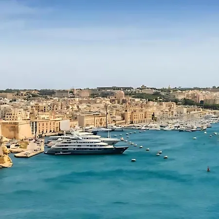 Medieval Knights House Gf App With Sea View At The Marina 民宿