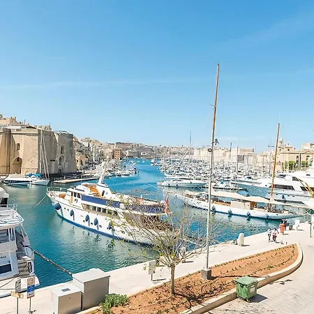 Historic Ground Floor In Medieval Knights House With Sea View At The Marina