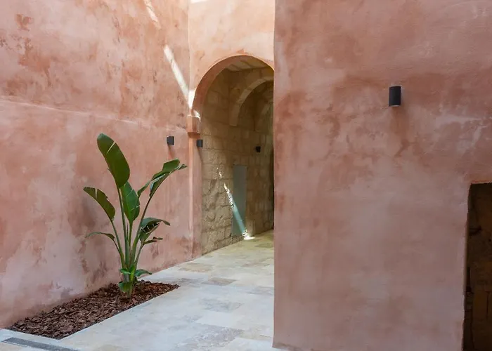 Habitación en casa particular Ground Floor Appartment In Medieval Knights House With Sea View At The Marina